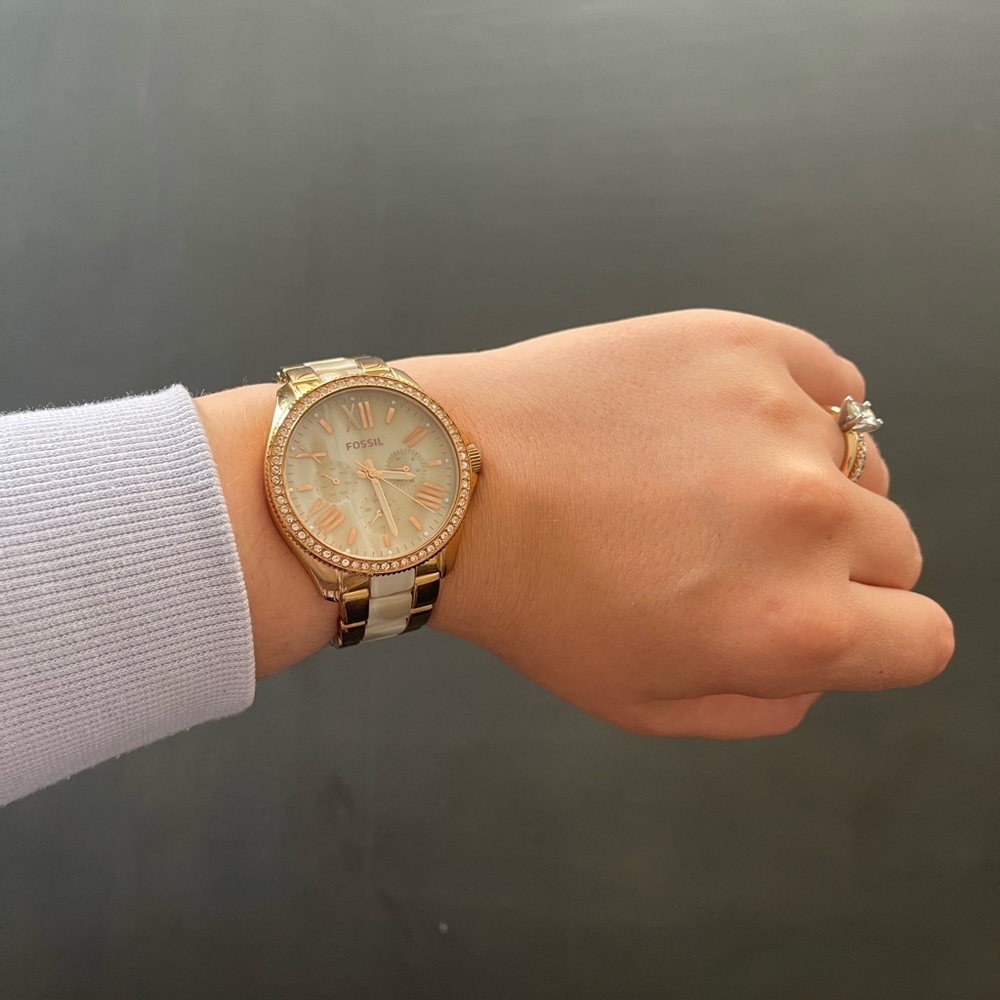 Rose gold and pearl Fossil watch